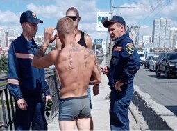 В Новосибирске мужчина прыгнул с Октябрьского моста